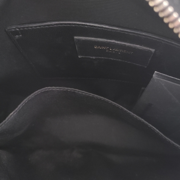 YSL Grain De Poudre Medium Classic Mono Camera Bag - Picture 9 of 11